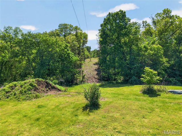 12971 Cowboy Drive, De Soto, MO 63020