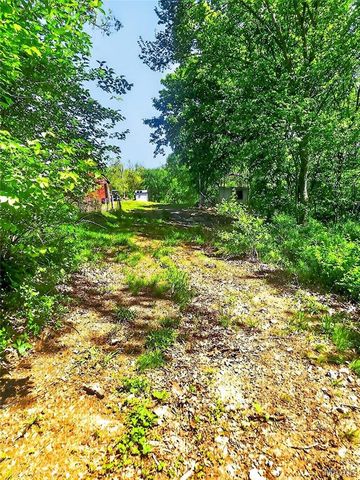12971 Cowboy Drive, De Soto, MO 63020