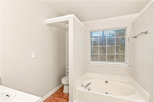 1426 Hyde Court, Hampton, GA 30228