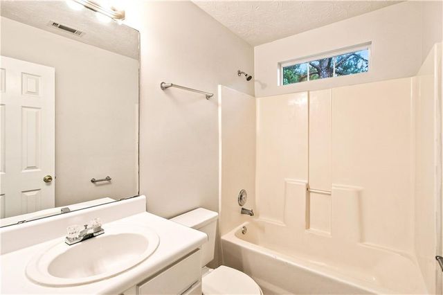1426 Hyde Court, Hampton, GA 30228