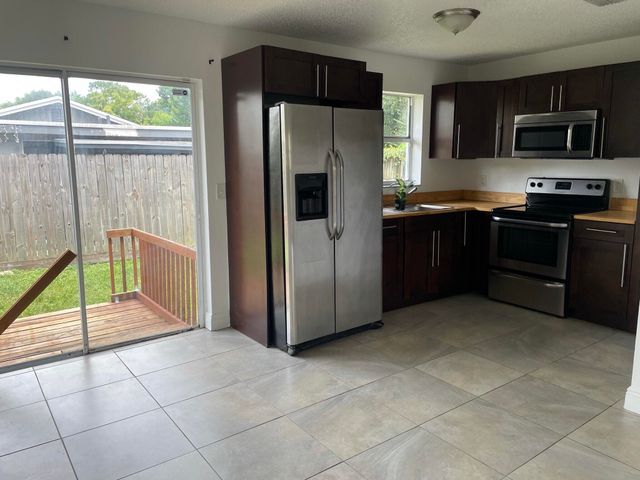 1990 SW 9th Street 1-2, Fort Lauderdale, FL 33312