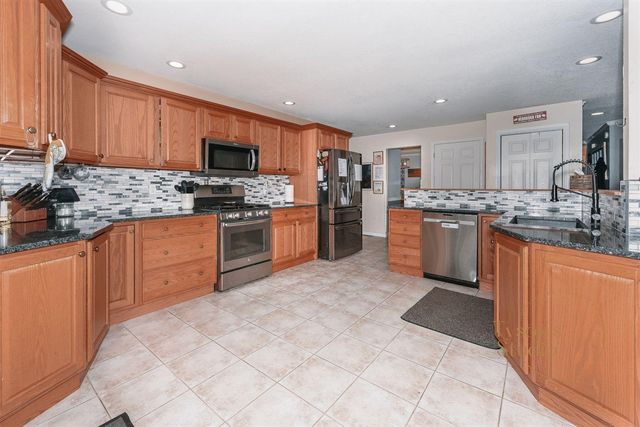275 Jacaranda Drive, Battle Creek, MI 49015