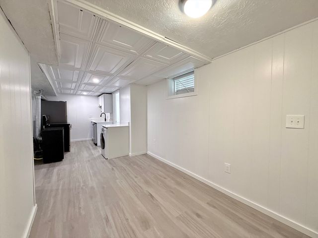 5 Stoneland Rd 4, Worcester, MA 01603