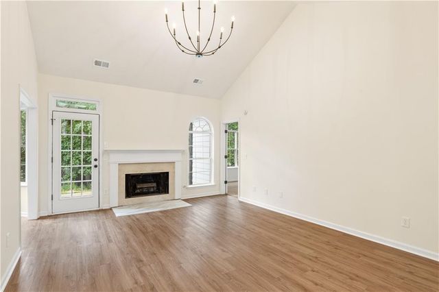 5500 Arrowind Road NW, Lilburn, GA 30047