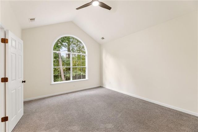 5500 Arrowind Road NW, Lilburn, GA 30047