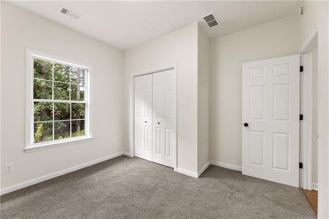 5500 Arrowind Road NW, Lilburn, GA 30047