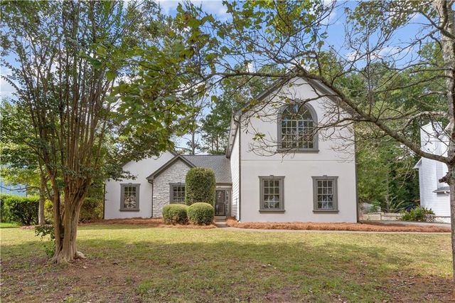 5500 Arrowind Road NW, Lilburn, GA 30047