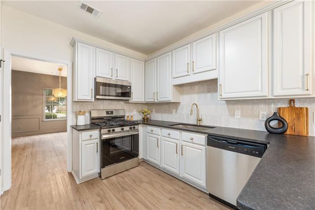5500 Arrowind Road NW, Lilburn, GA 30047