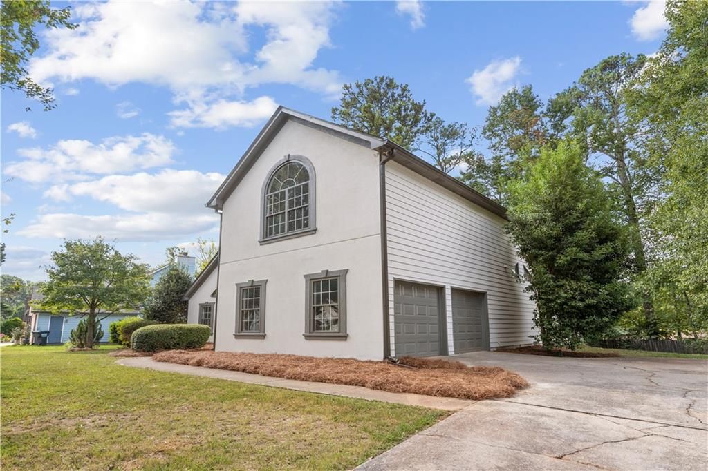 5500 Arrowind Road NW, Lilburn, GA 30047