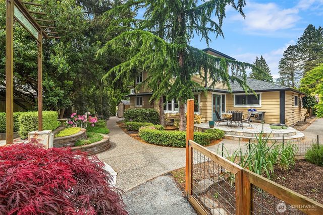 7732 195th Street SW, Edmonds, WA 98026