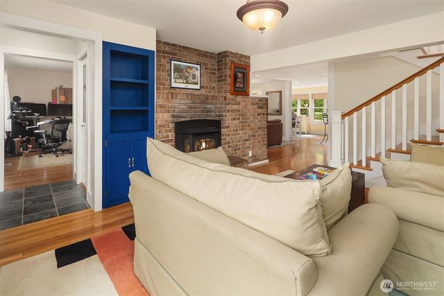 7732 195th Street SW, Edmonds, WA 98026