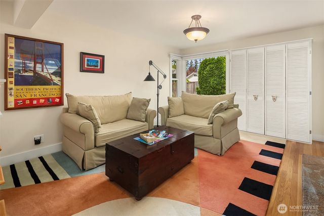 7732 195th Street SW, Edmonds, WA 98026