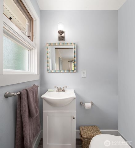7732 195th Street SW, Edmonds, WA 98026