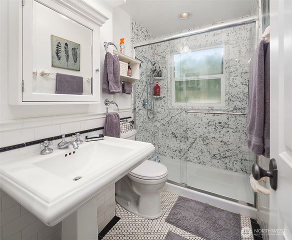 7732 195th Street SW, Edmonds, WA 98026