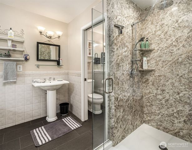 7732 195th Street SW, Edmonds, WA 98026