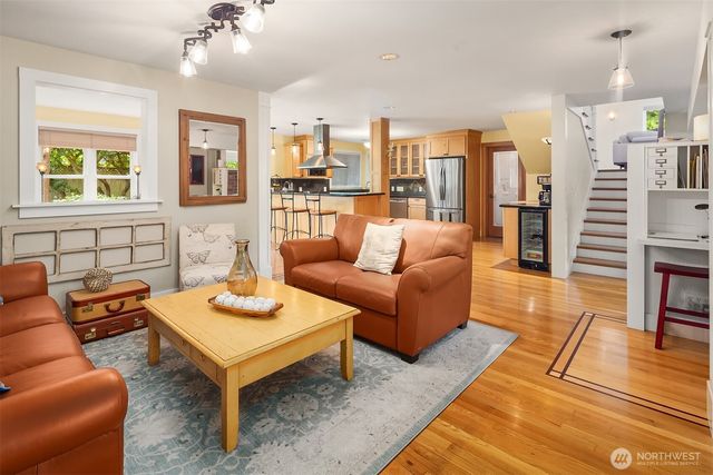7732 195th Street SW, Edmonds, WA 98026