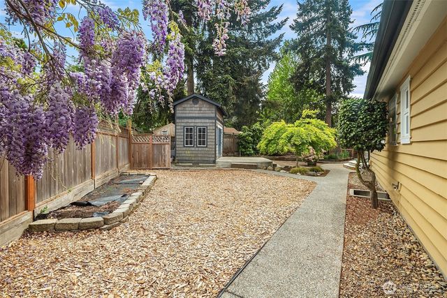7732 195th Street SW, Edmonds, WA 98026
