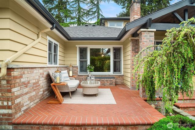7732 195th Street SW, Edmonds, WA 98026