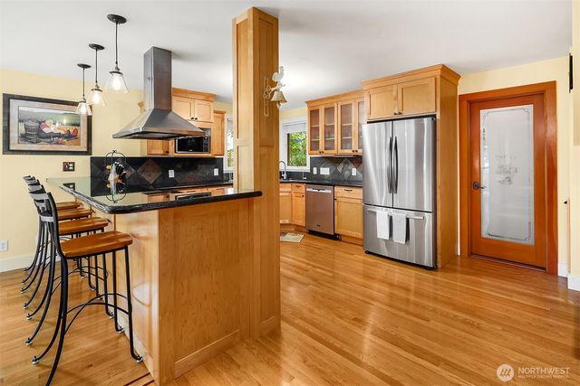 7732 195th Street SW, Edmonds, WA 98026