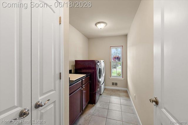 5222 Coulter Lake Boulevard, Independence Charter Township, MI 48348