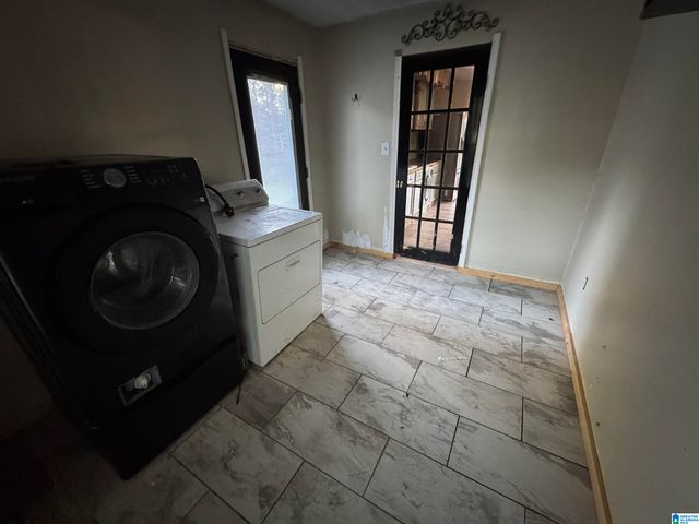 115 1ST AVENUE, Jemison, AL 35085