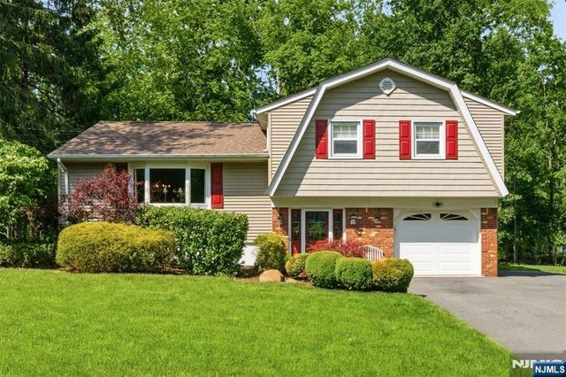 9 Jayne Terrace, Ringwood, NJ 07456