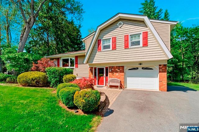 9 Jayne Terrace, Ringwood, NJ 07456