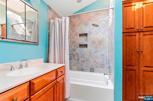 9 Jayne Terrace, Ringwood, NJ 07456
