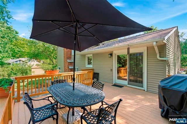9 Jayne Terrace, Ringwood, NJ 07456