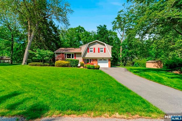 9 Jayne Terrace, Ringwood, NJ 07456