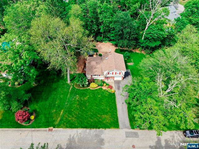 9 Jayne Terrace, Ringwood, NJ 07456