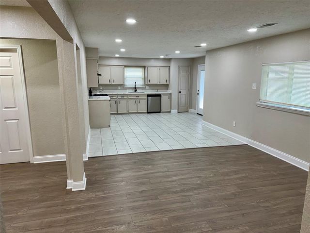 6321 Apache Drive, Pasadena, TX 77503