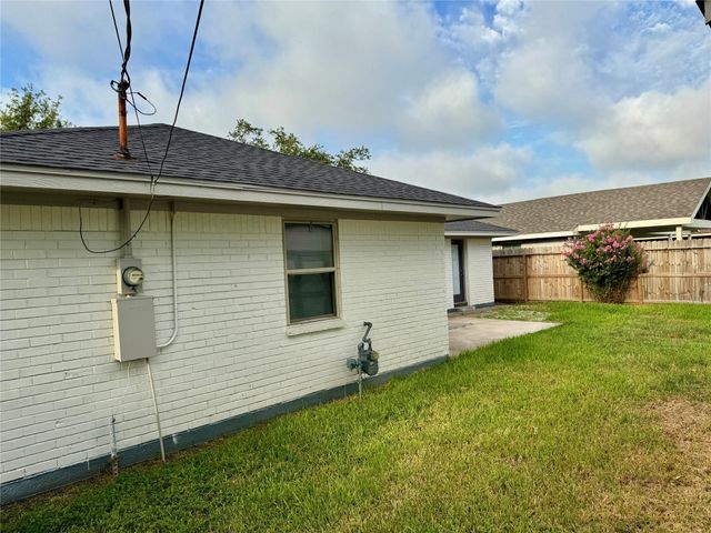 6321 Apache Drive, Pasadena, TX 77503