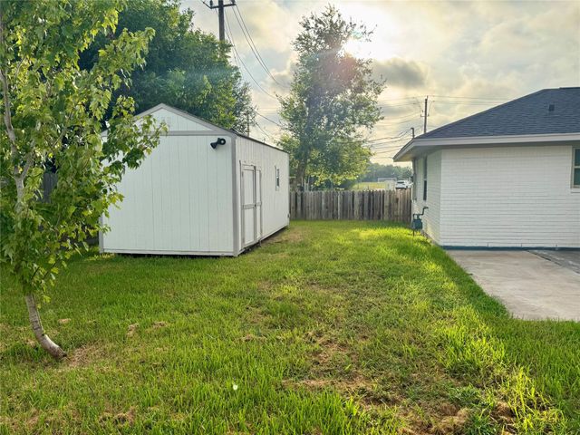 6321 Apache Drive, Pasadena, TX 77503