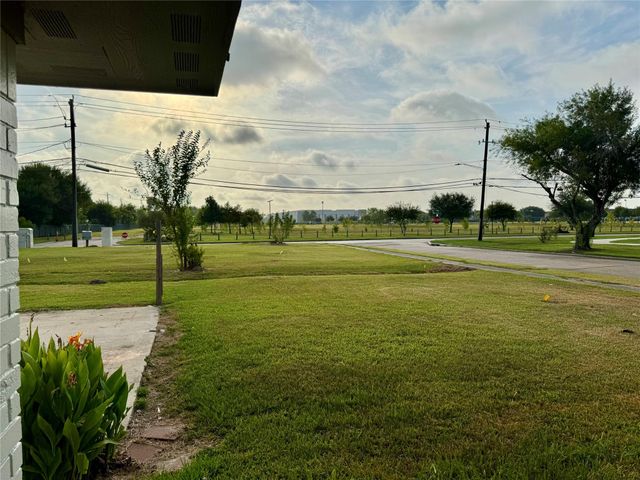 6321 Apache Drive, Pasadena, TX 77503