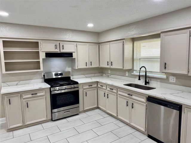 6321 Apache Drive, Pasadena, TX 77503