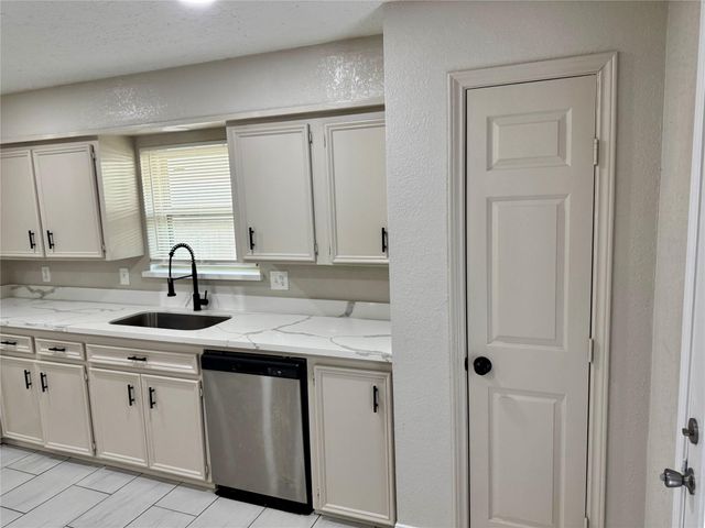 6321 Apache Drive, Pasadena, TX 77503