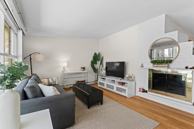 58 Sloane Dr, Framingham, MA 01701