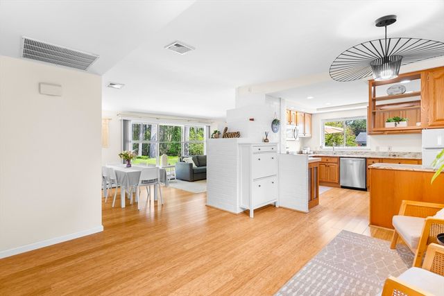 58 Sloane Dr, Framingham, MA 01701