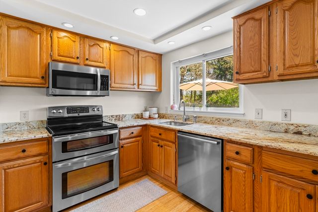 58 Sloane Dr, Framingham, MA 01701