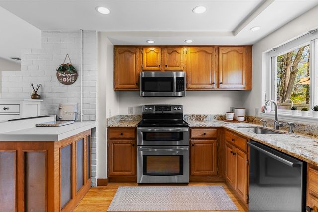 58 Sloane Dr, Framingham, MA 01701