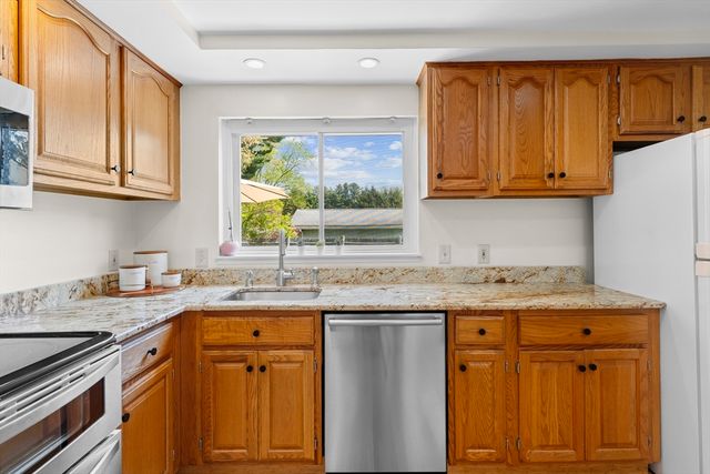 58 Sloane Dr, Framingham, MA 01701