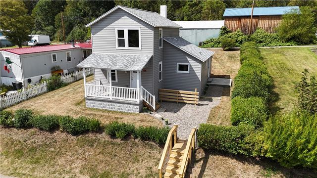 417 2nd Ave, Cadogan Twp, PA 16212