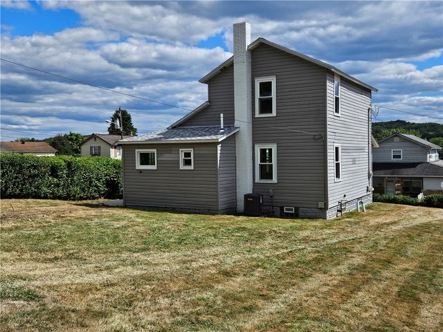 417 2nd Ave, Cadogan Twp, PA 16212