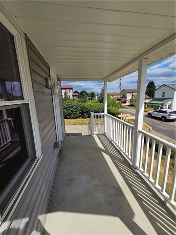 417 2nd Ave, Cadogan Twp, PA 16212