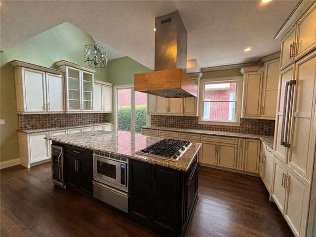 340 Nell Court, Atlanta, GA 30342