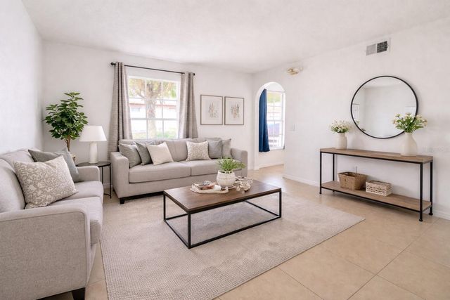 704 SWAN WAY, Kissimmee, FL 34758