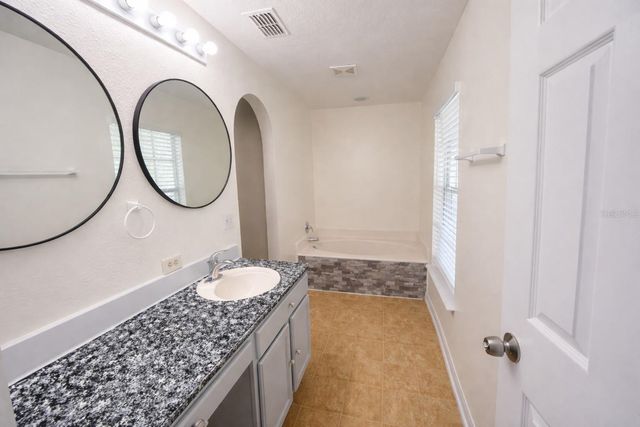 704 SWAN WAY, Kissimmee, FL 34758