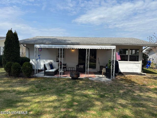 10 Whitman Street, Brick, NJ 08724