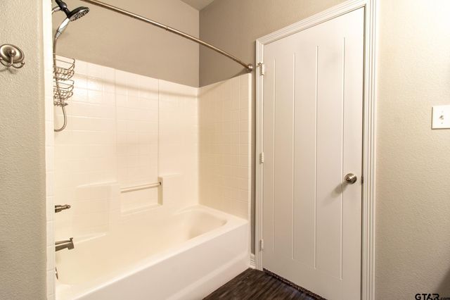 2806 Valley View St, Tyler, TX 75701